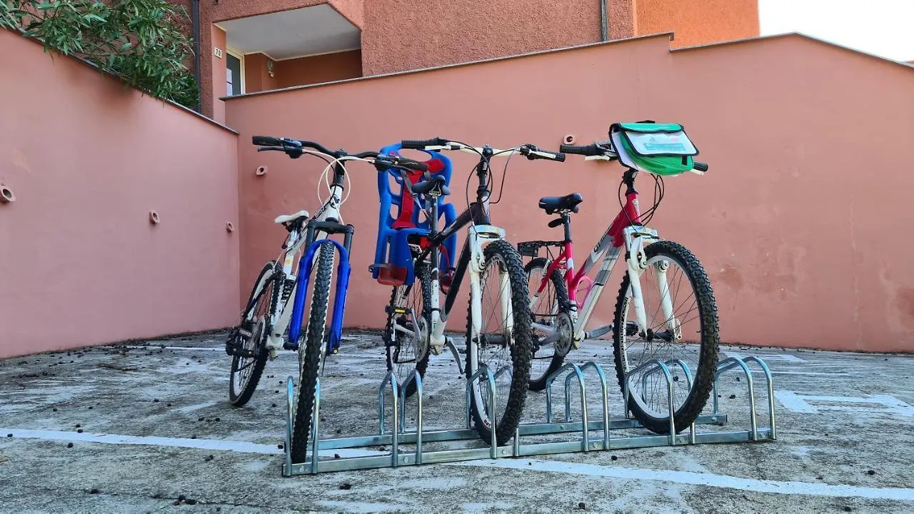 Villa Paolina Ceriale - App. 6 Posti Apartment